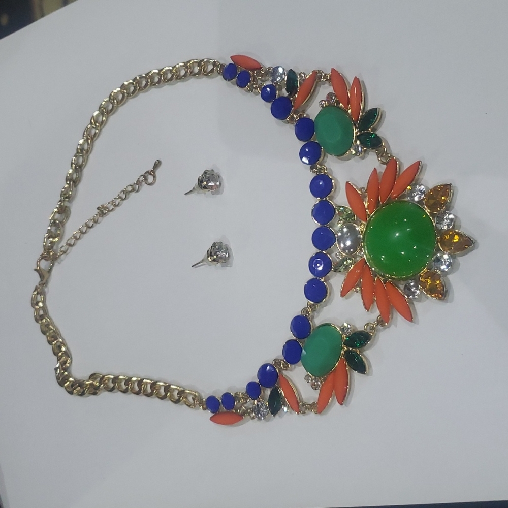 Necklace and earring